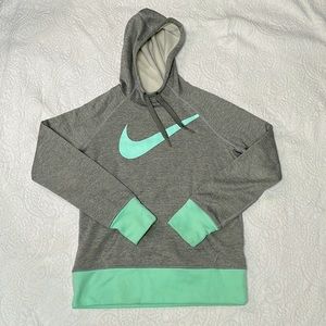 Nike sweatshirt size medium